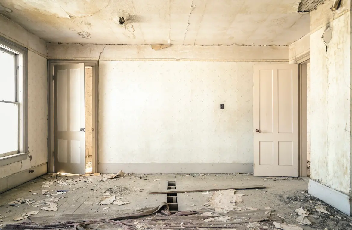 Waste disposal crew managing a cleanout project in Santa Paula